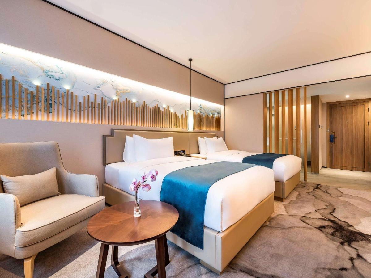 Mercure Chengdu Huapaifang Exterior photo