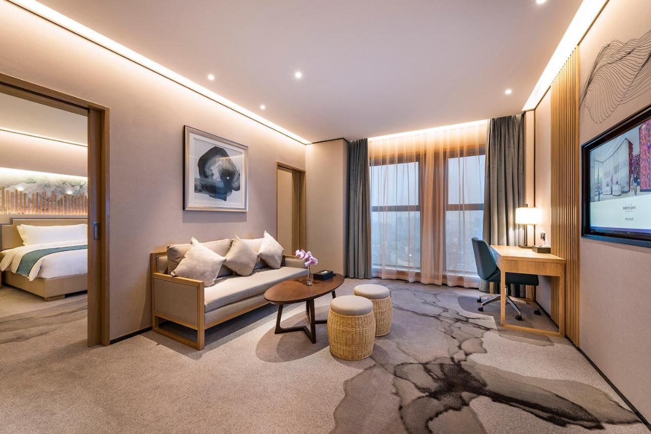 Mercure Chengdu Huapaifang Exterior photo