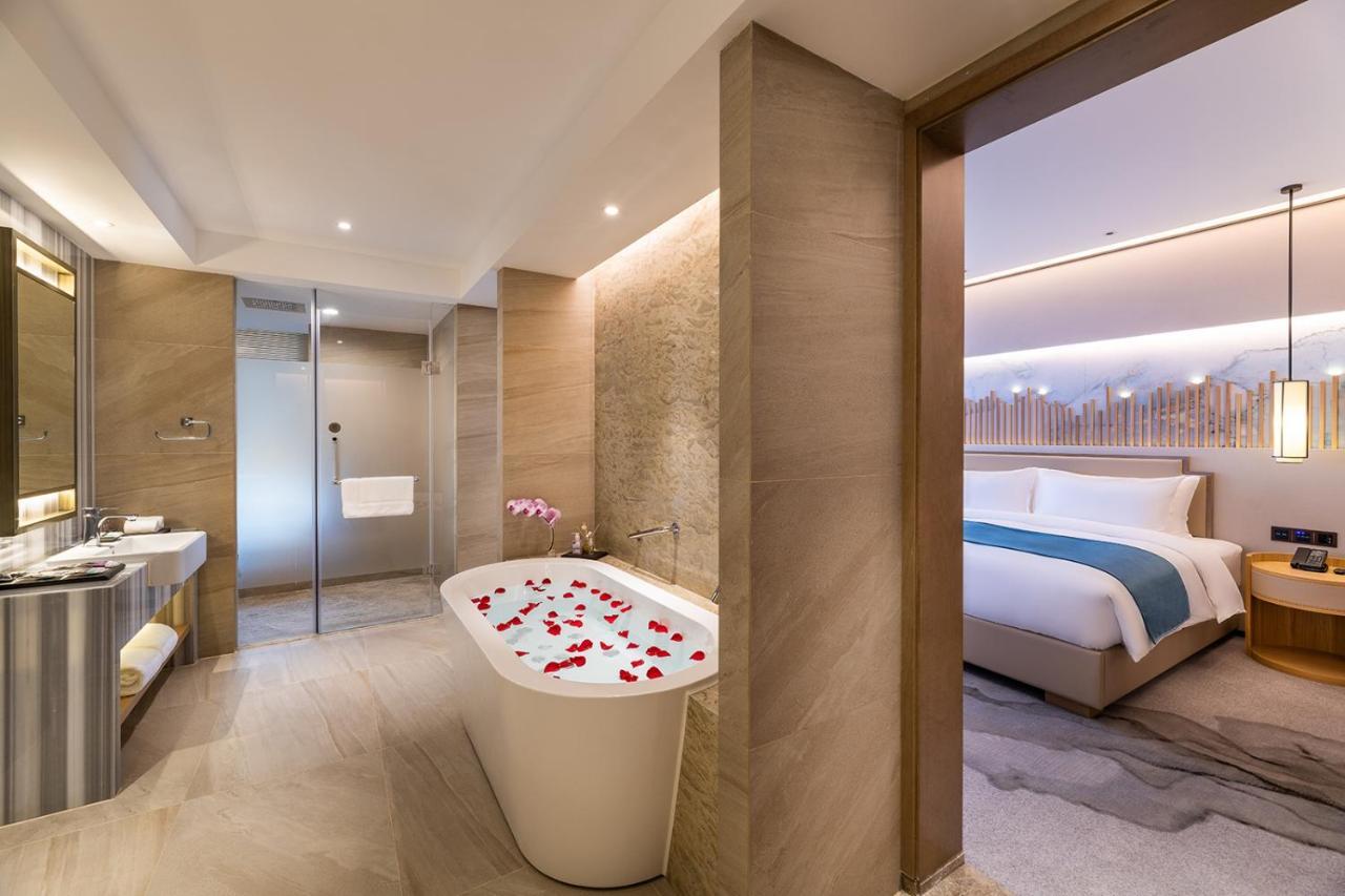 Mercure Chengdu Huapaifang Exterior photo