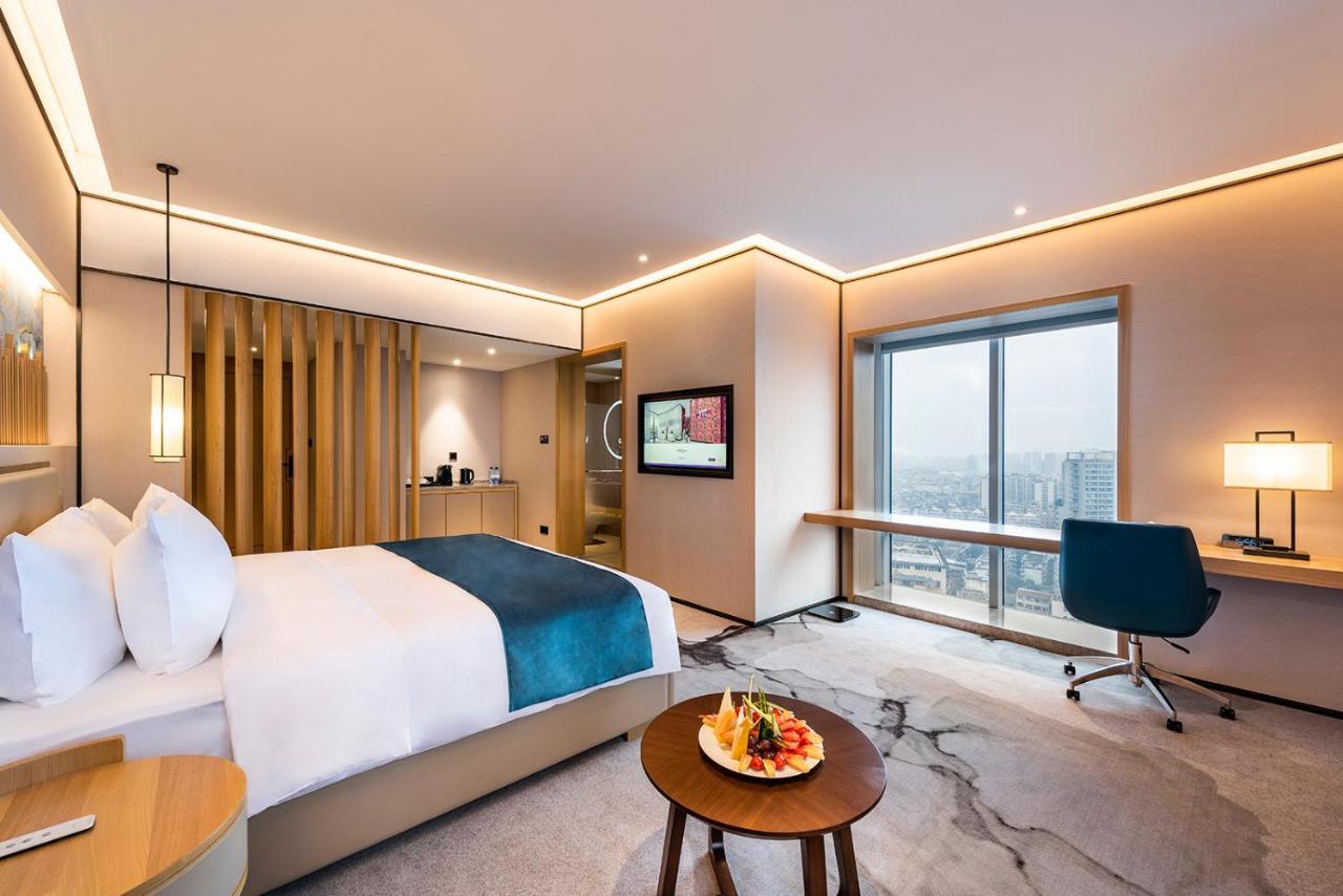 Mercure Chengdu Huapaifang Exterior photo