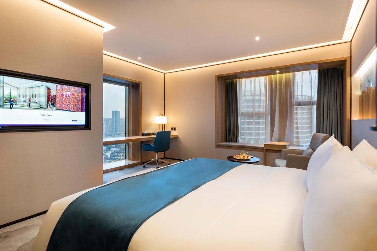Mercure Chengdu Huapaifang Exterior photo