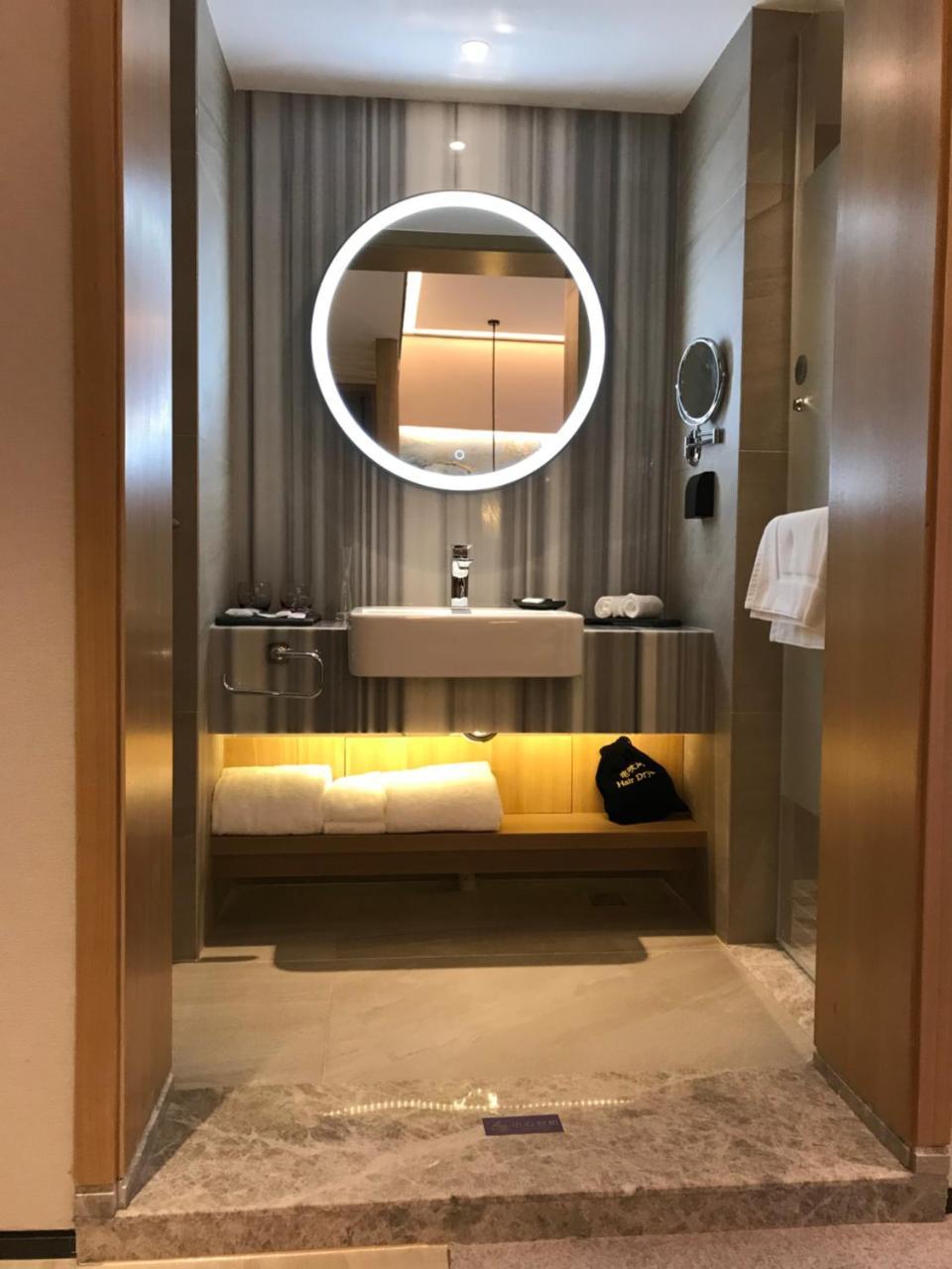 Mercure Chengdu Huapaifang Exterior photo