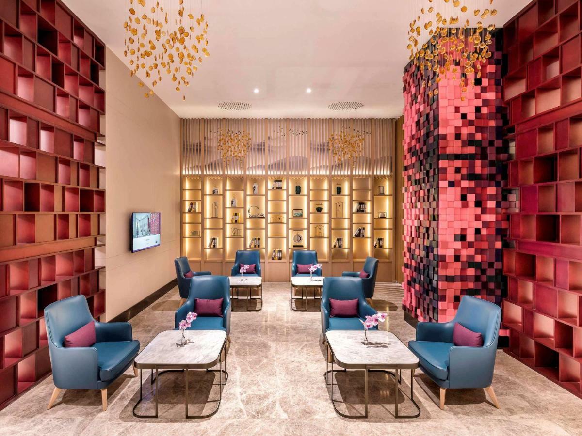 Mercure Chengdu Huapaifang Exterior photo
