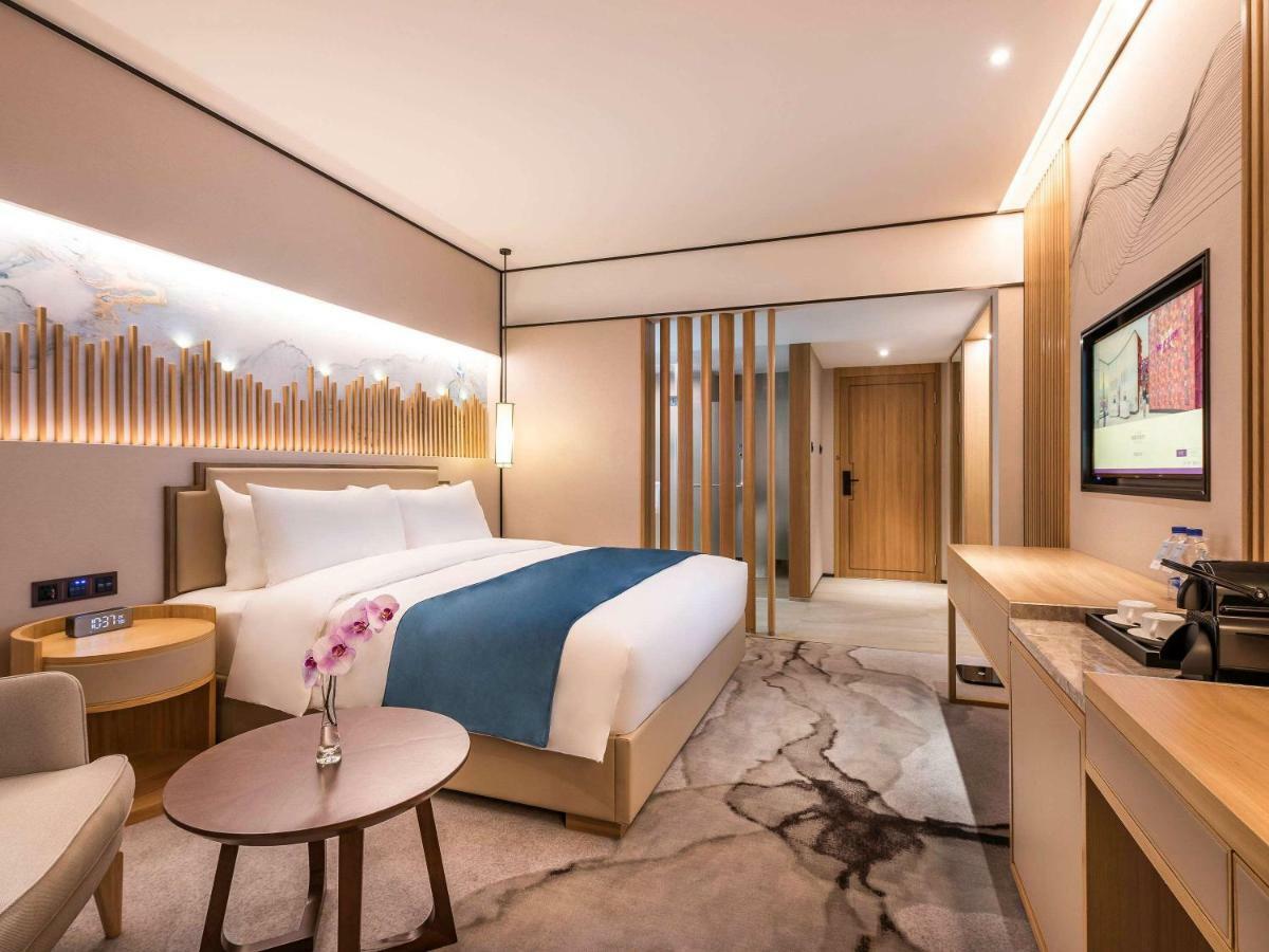 Mercure Chengdu Huapaifang Exterior photo