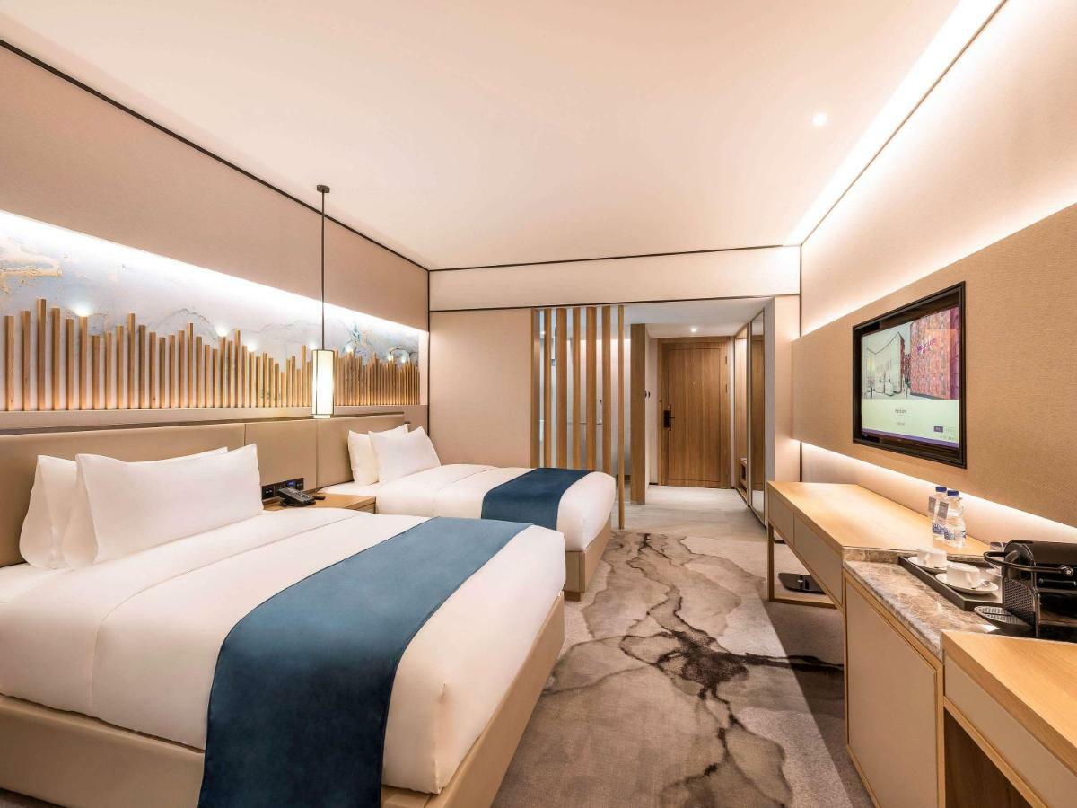 Mercure Chengdu Huapaifang Exterior photo