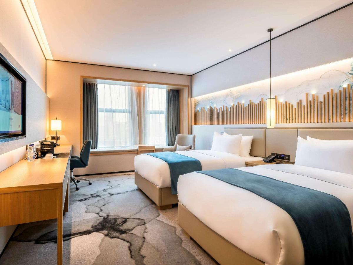 Mercure Chengdu Huapaifang Exterior photo